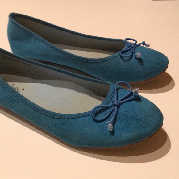 Shoes - Picture 2 of 2